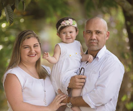 HPE Costa Rica employee, Laura Vanessa Vindas with her family