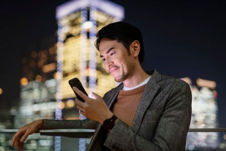 Man using his mobile to athenticate